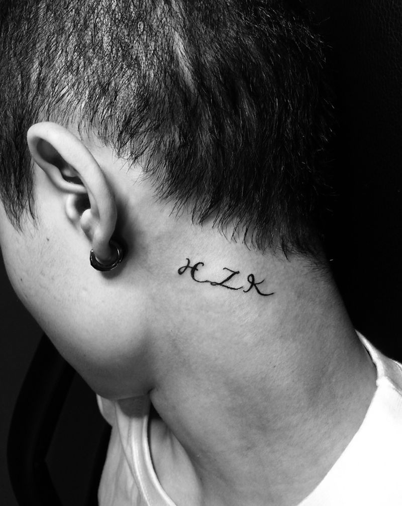 英文纹身图片_成品颈部清新纹身图案