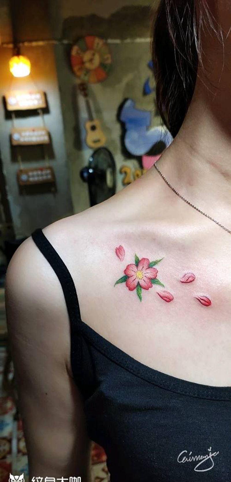 锁骨纹身纹身图片_肩部水彩纹身图案