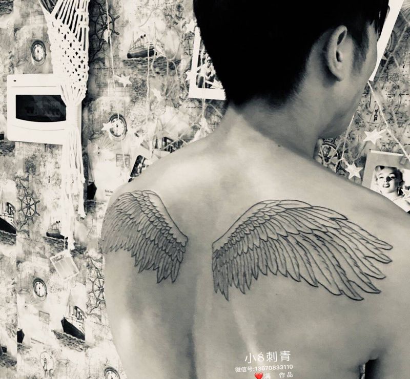 翅膀纹身图片