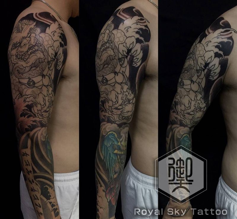 唐狮纹身图片_手臂老传统纹身图案