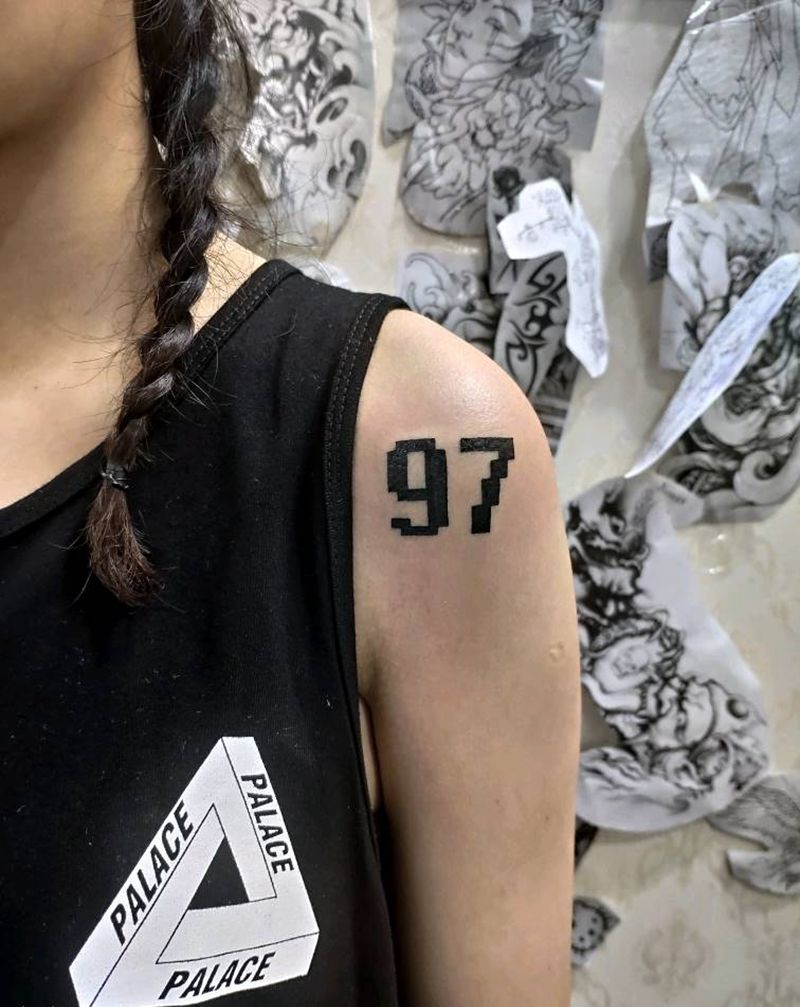 数字纹身图片_肩部纹身图案