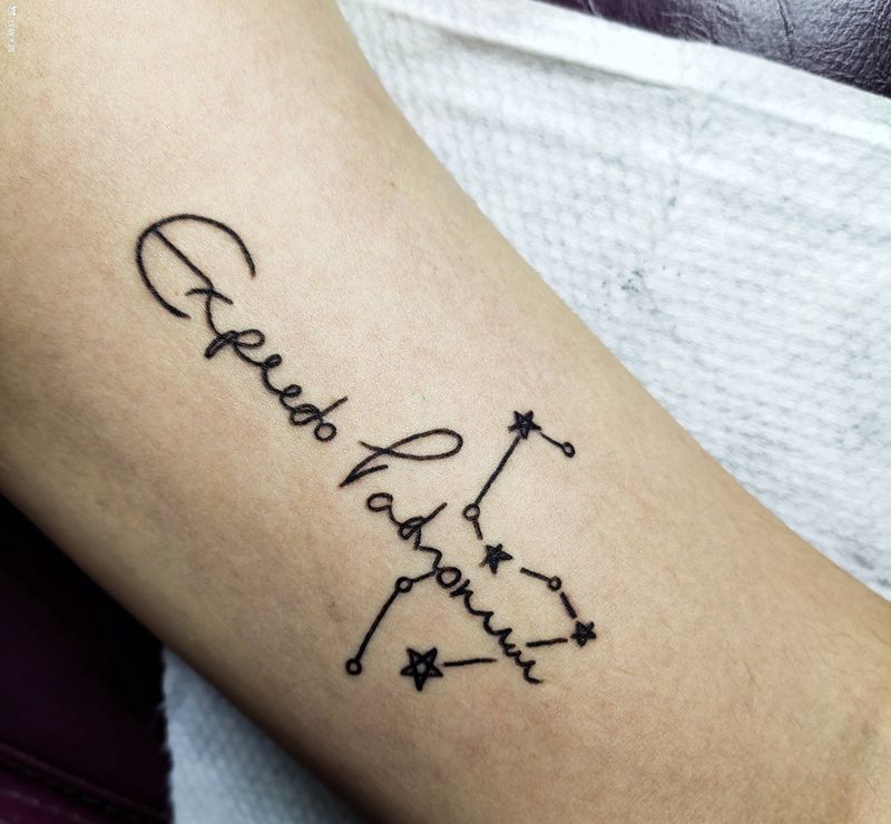 闺蜜纹身纹身图片_手部字纹身图案