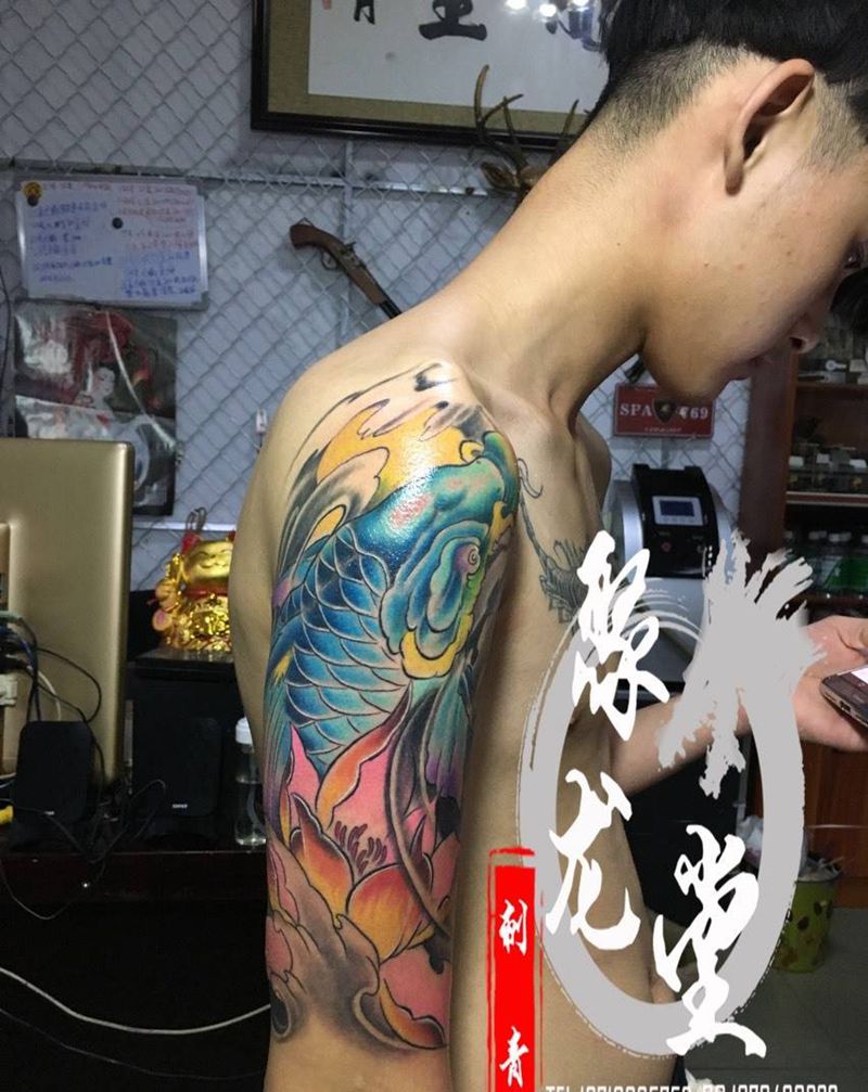 鲤鱼纹身图片_成品手臂传统纹身图案
