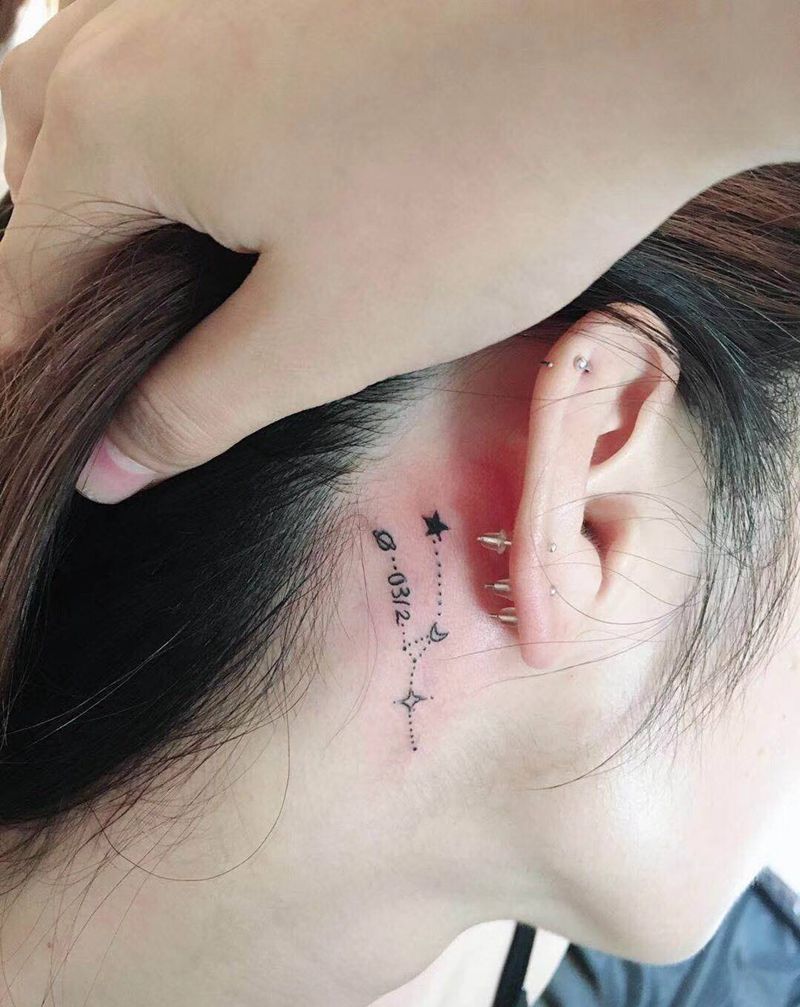 耳后纹身图片