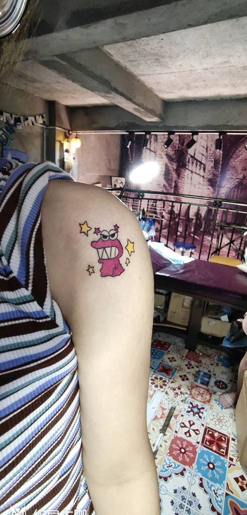 小图纹身图片_手部水彩纹身图案