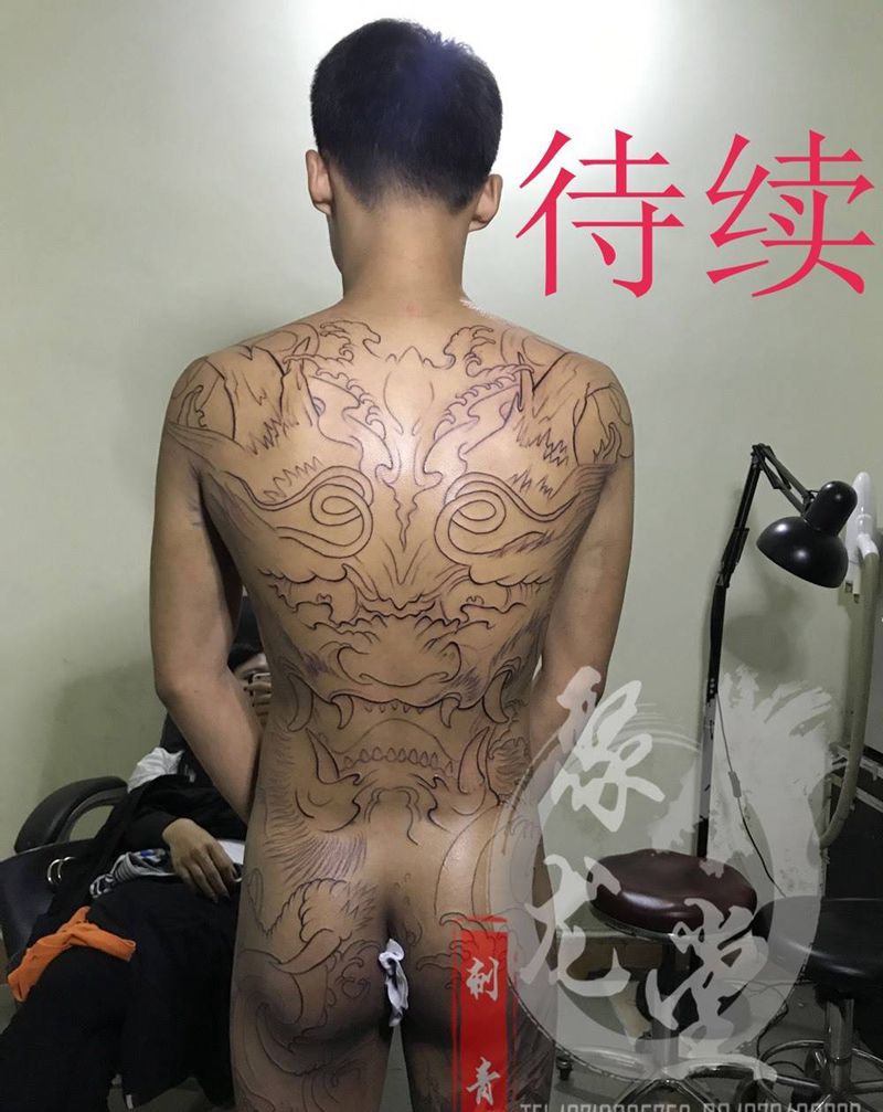 龙龙纹身图片