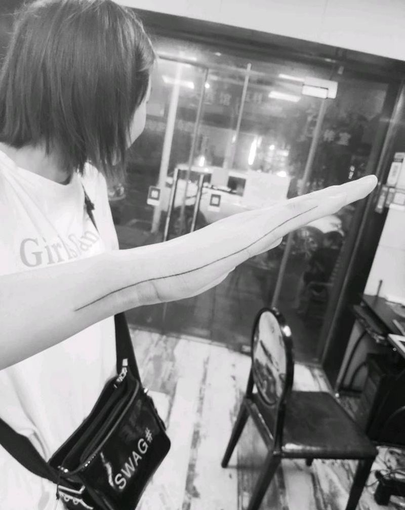 简  直线纹身图片