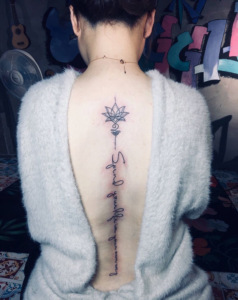 脊椎纹身纹身图片