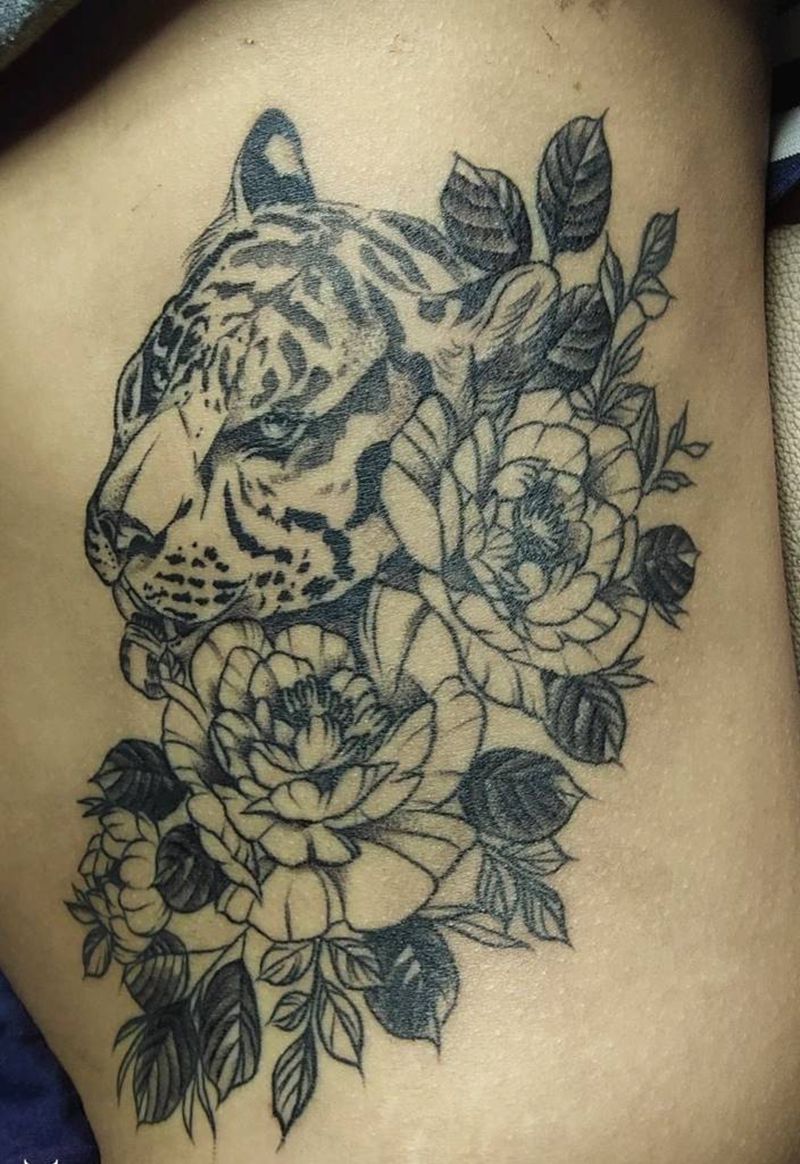 豹子纹身图片_腰部豹子纹身图案