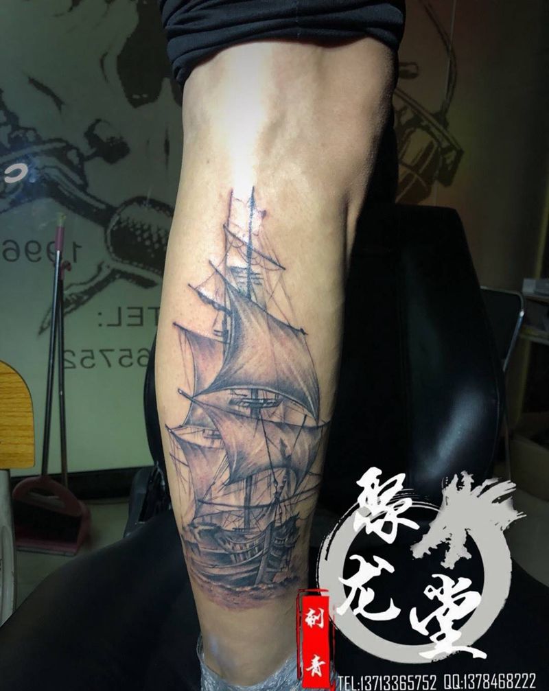 帆船纹身图片_脚部水墨纹身图案