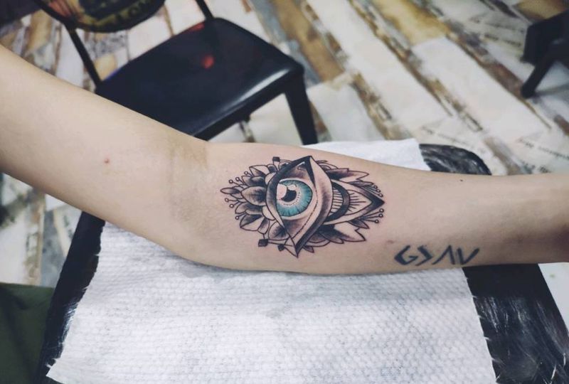 上帝之眼纹身图片