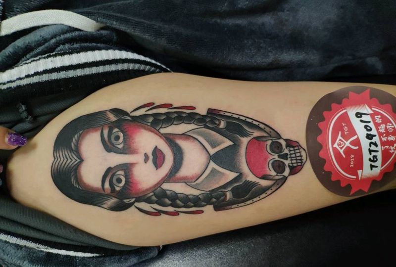 old school 女孩肖像纹身图片