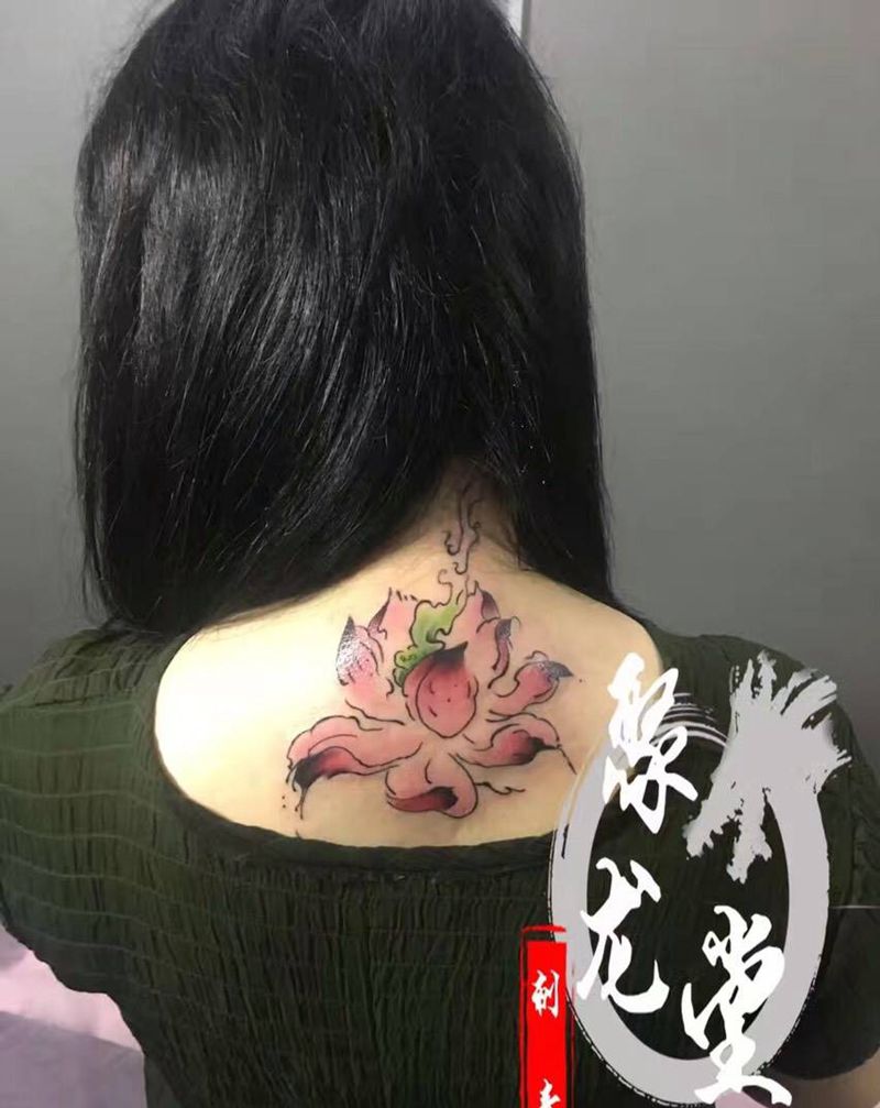 彩莲纹身图片_成品颈部清新纹身图案