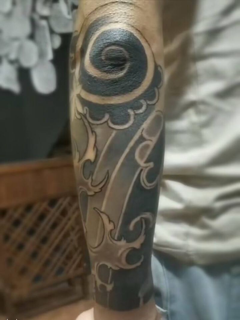 小臂纹身图片_手臂老传统纹身图案