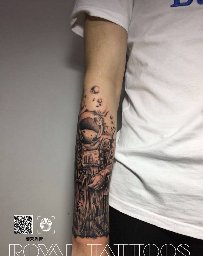 沉默的航空梦纹身图片_成品手臂静物欧美插画纹身图案