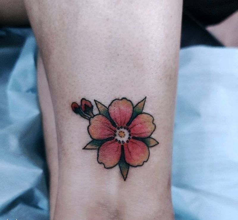 樱花纹身图片_腿部新传统樱花  小清新纹身图案
