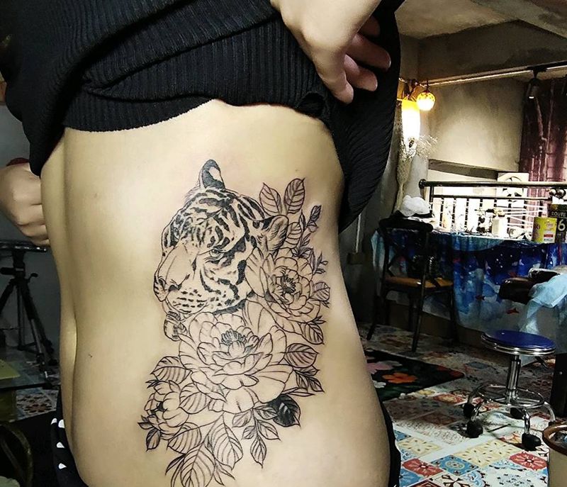 侧腰未完成作品纹身图片_腰部小清新纹身图案