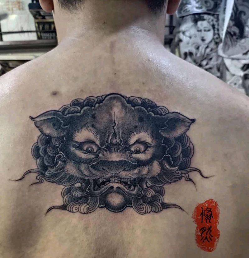 唐狮纹身图片_背部新传统唐狮纹身图案