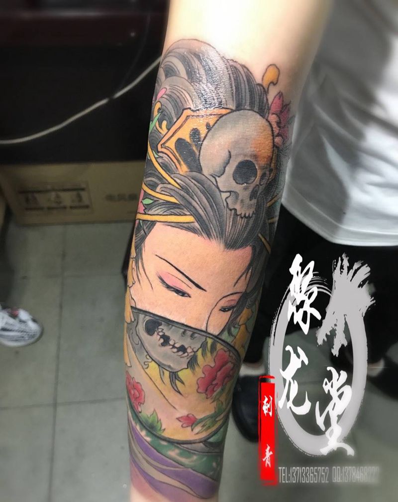 艺姬哦纹身图片_成品传统人物纹身图案