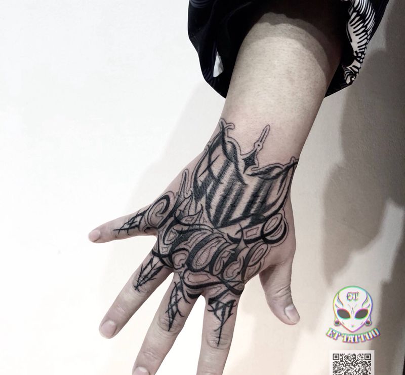 花手背纹身图片