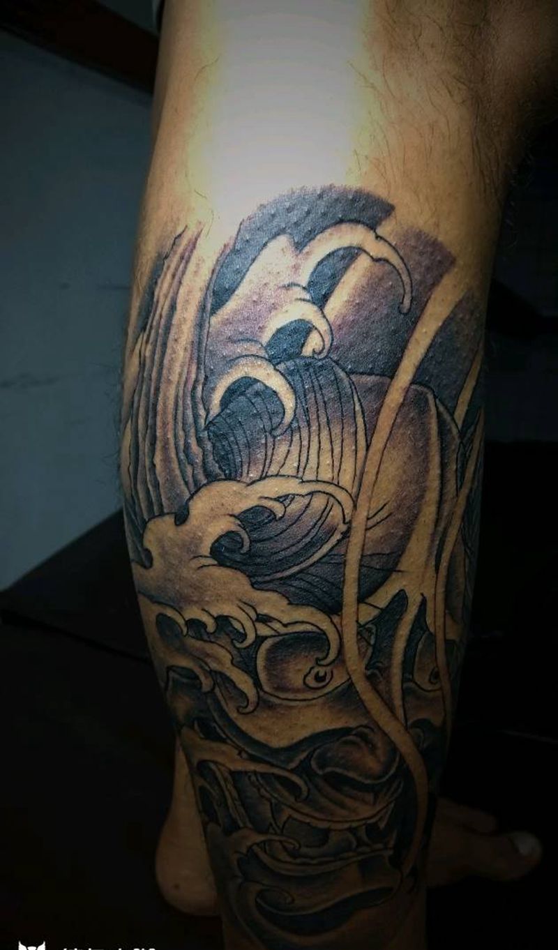 邦诺还没提白。纹身图片_腿部新传统纹身图案