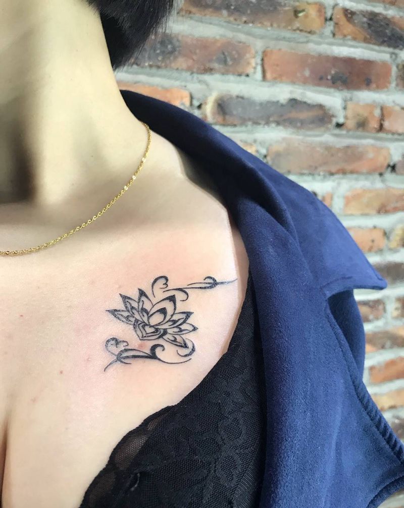 胸口荷花纹身图片