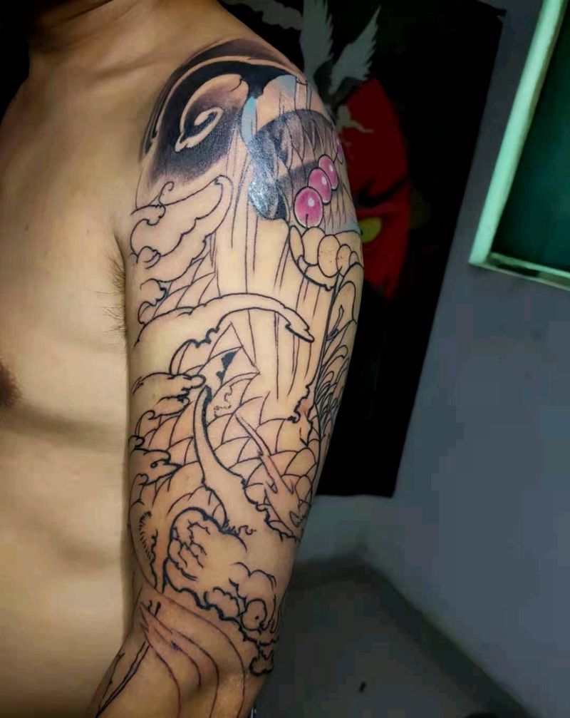 大鱼纹身图片_臀部新传统纹身图案