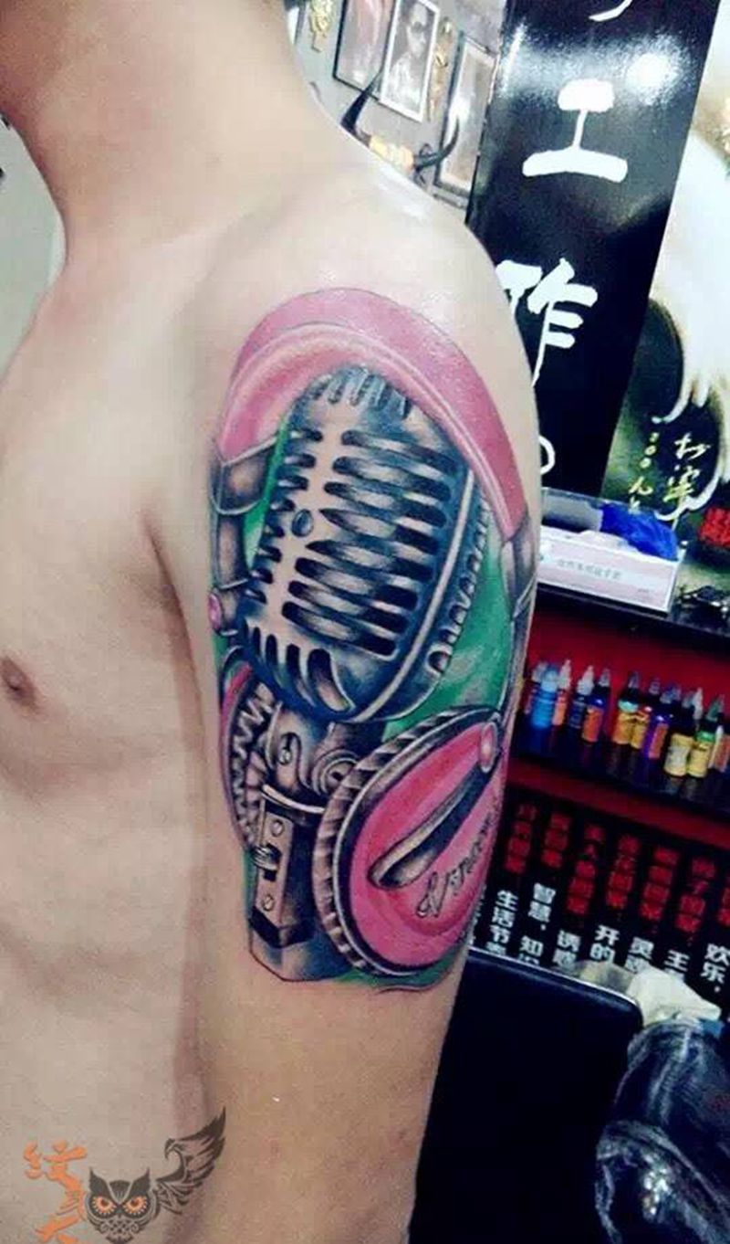 欧美风格麦克风纹身图片
