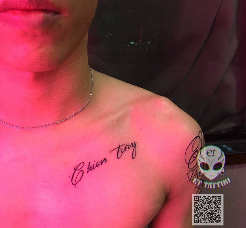 锁骨英文纹身图片