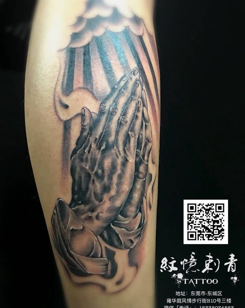祈祷手纹身图片