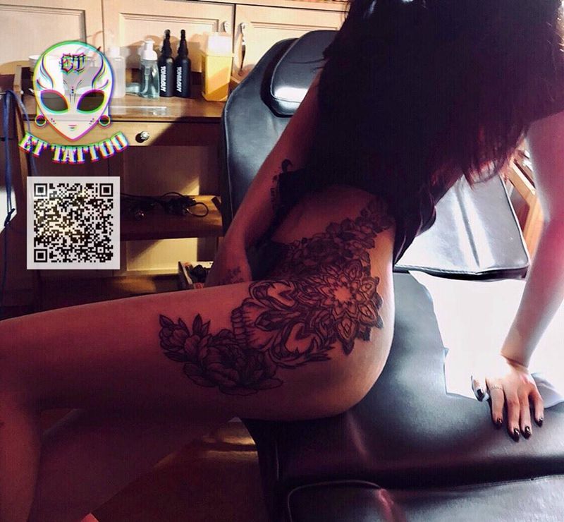 大腿拼接纹身图片