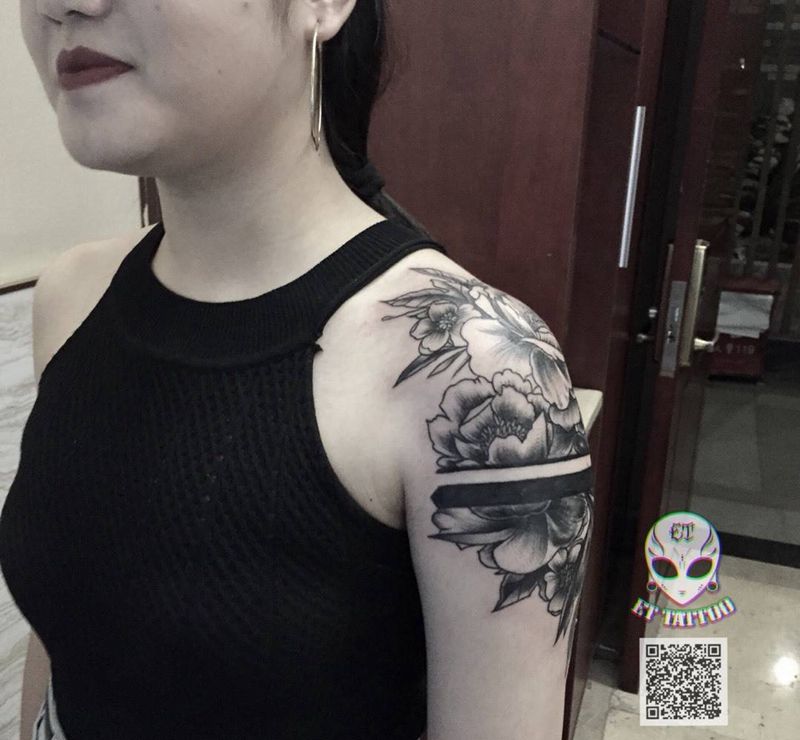 遮盖手臂图腾纹身图片