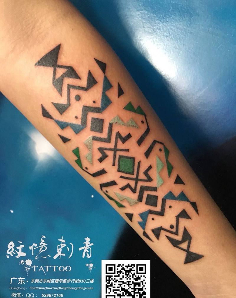 广东紋憶刺青出品，长按图片识别二维码可查看本店作品集！纹身图片
