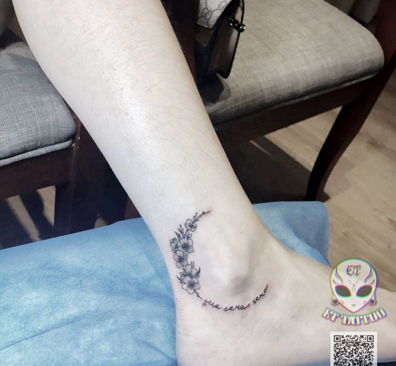 月亮花纹身图片