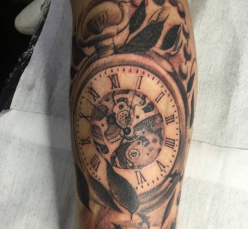 钟纹身图片