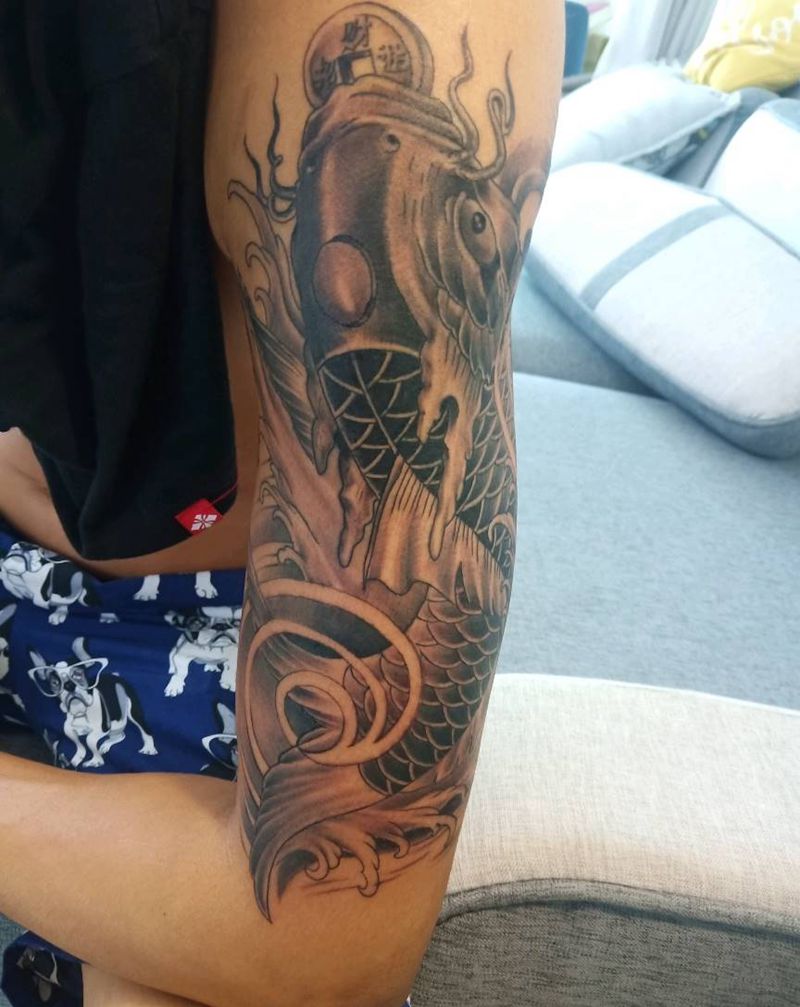 鱼纹身图片_肩部新传统纹身图案