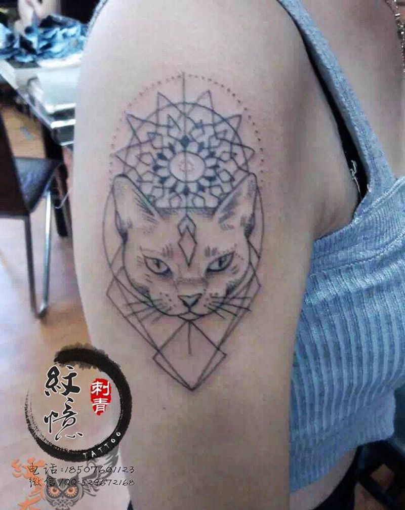 欧美风格的满意纹身图片