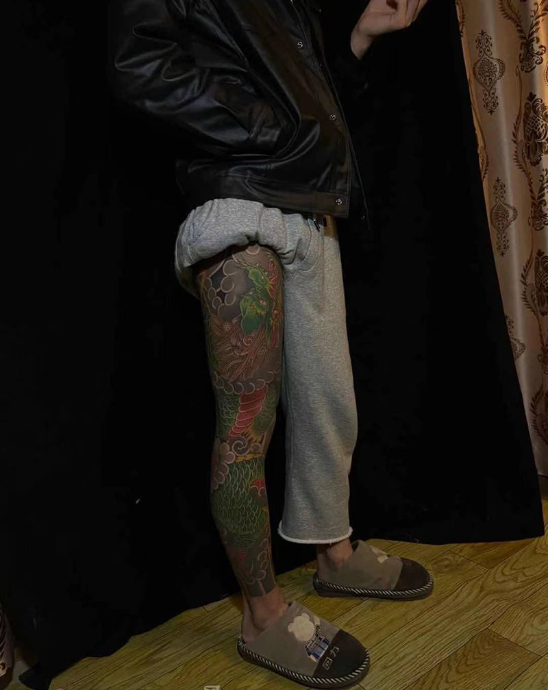 花腿龙纹身图片_新传统龙纹身图案