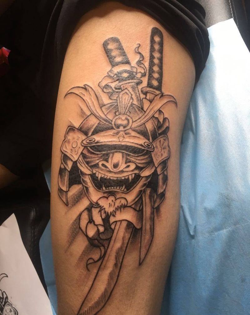 刀纹身图片_手稿成品腿部纹身图案