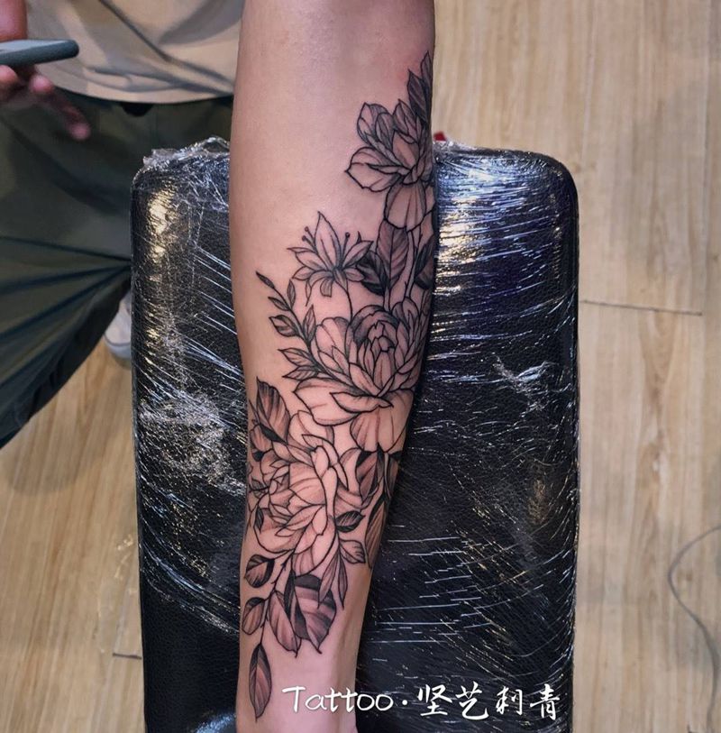 素花纹身图片_手臂点刺纹身图案