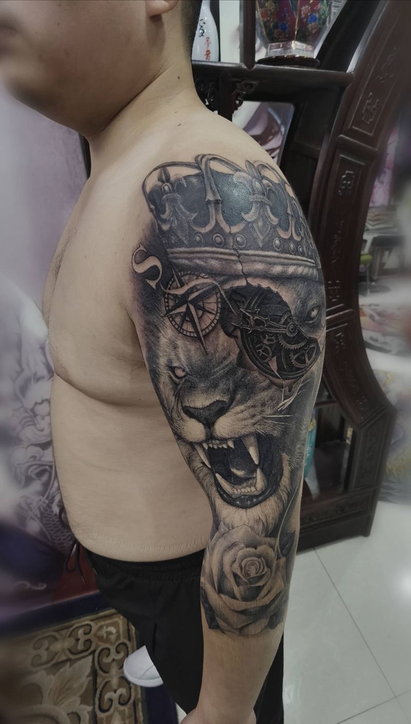 写实机械狮子纹身图片_手臂欧美写实纹身图案