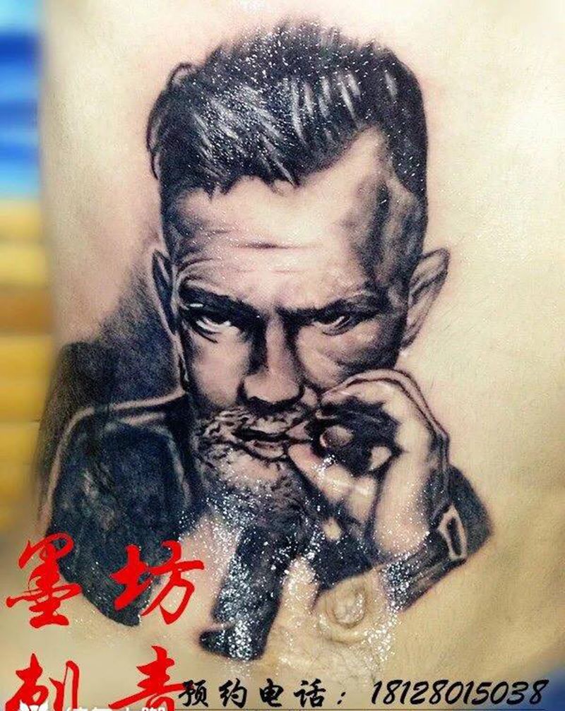 遮盖疤痕和旧图纹身图片_腹部欧美肖像写实人物成品纹身图案