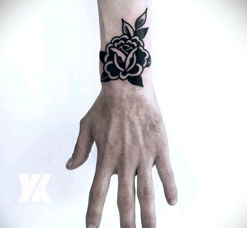 一朵Old school玫瑰纹身图片_手部Old School玫瑰纹身图案