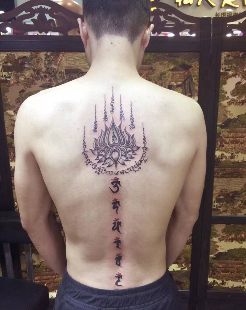 男士招财莲纹身图片_背部纹身图案