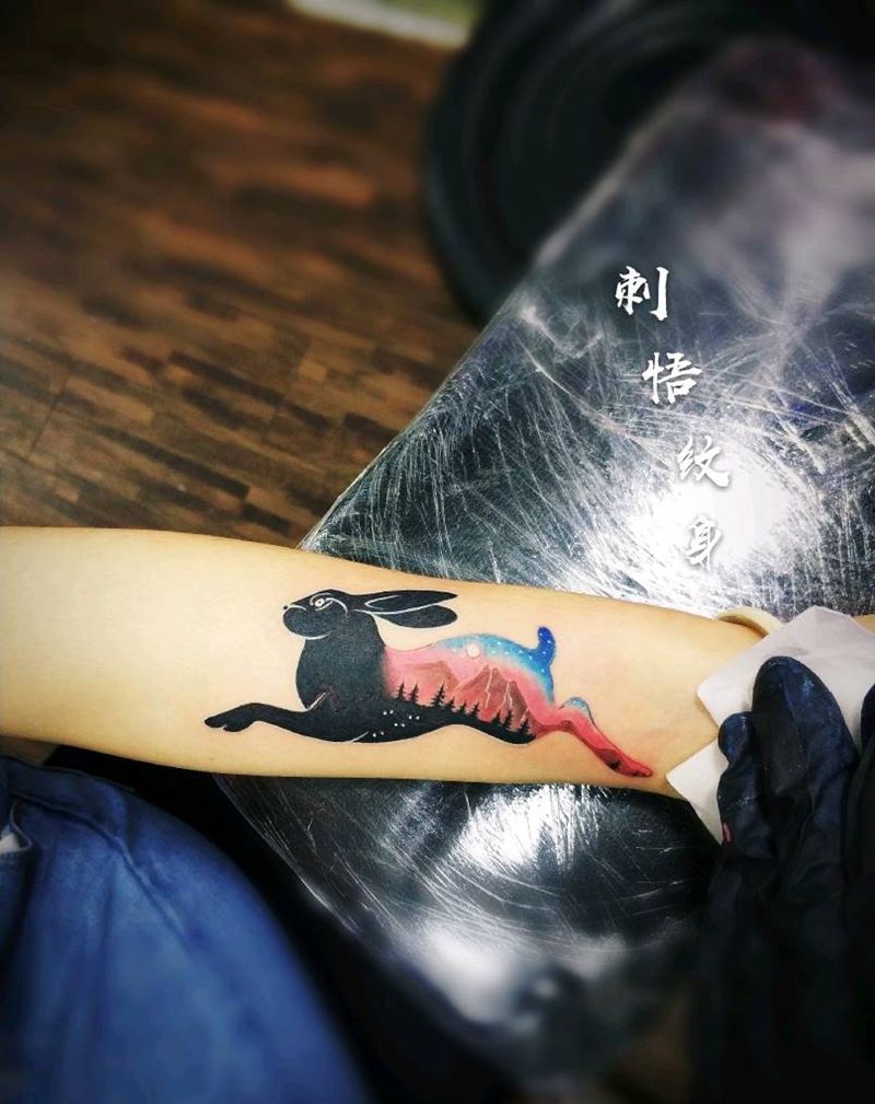 小兔子纹身图片_手臂手部清新几何动物纹身图案