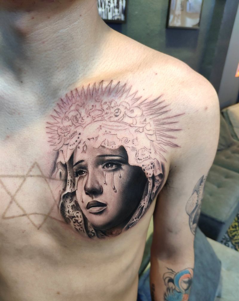 圣母未完成纹身图片_胸部欧美写实纹身图案