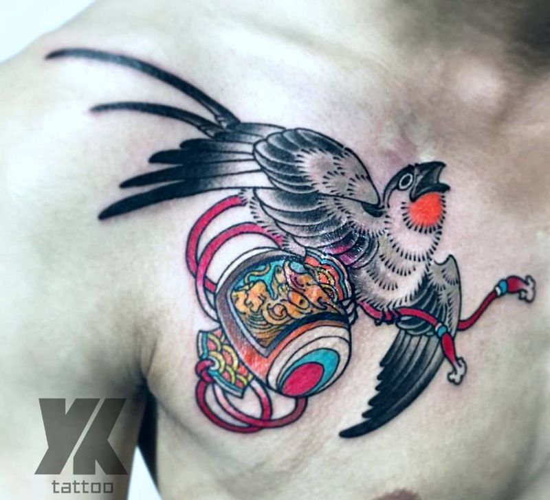 小鹰锤，锤你胸口纹身图片_胸部遮盖疤痕纹身图案