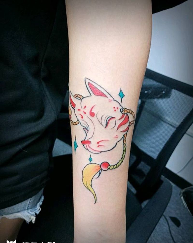 狐面纹身图片_手部纹身图案