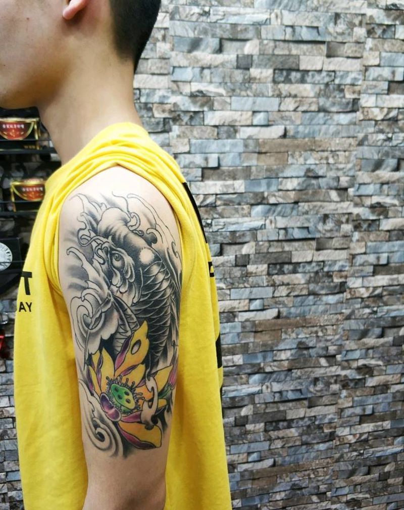 鲤鱼 恢复后纹身图片_手臂新传统纹身图案