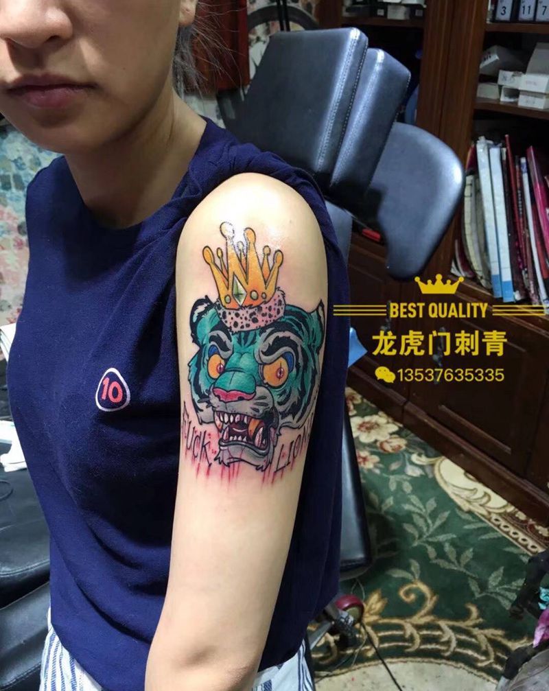 大臂欧美虎头纹身图片_手臂纹身图案